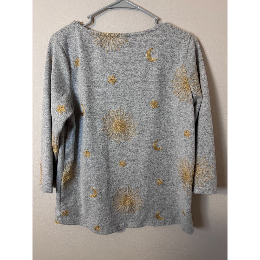 Amelioré medium Women's Celestial Embroidered Top in gray with gold embroidery - Picture 5 of 5